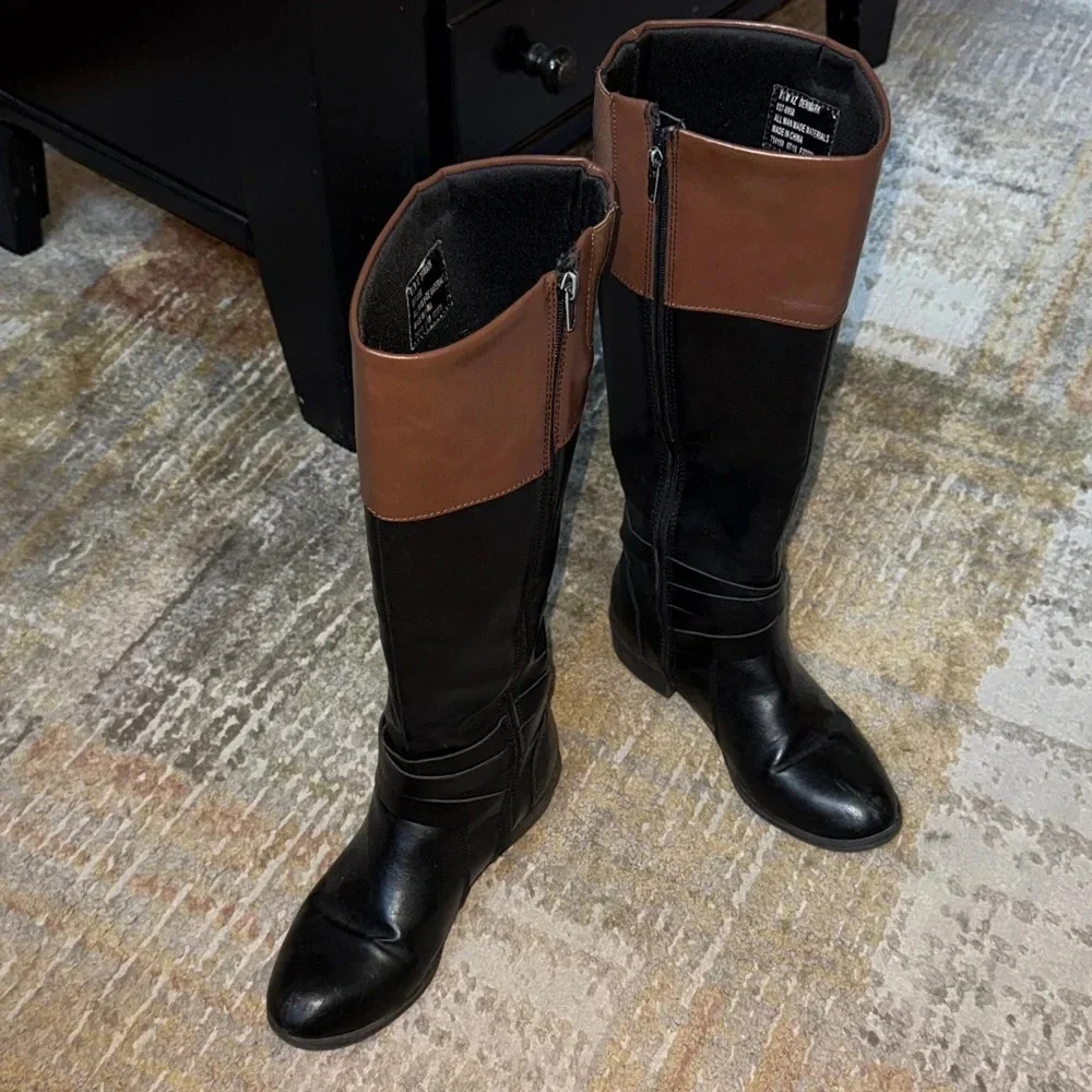 Arizona Jean Company Black and Brown Heeled Boots - Picture 3 of 3